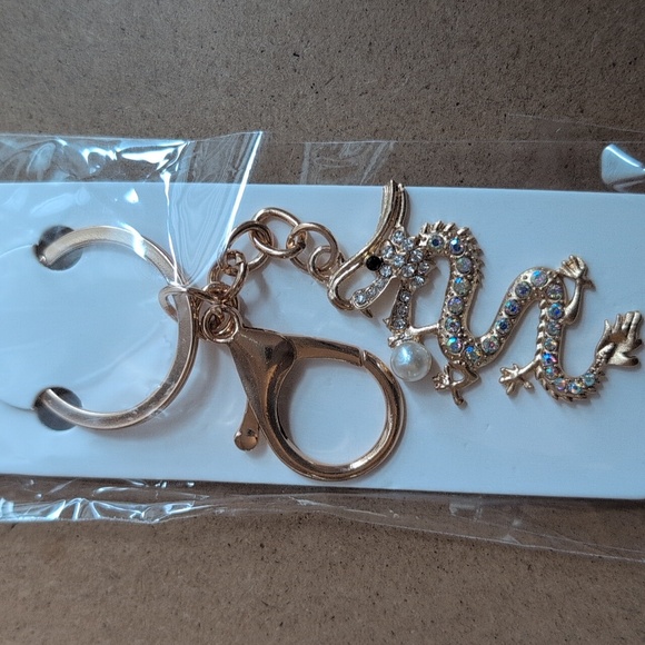 Elegant Gold Dragon Keychain - Picture 6 of 6